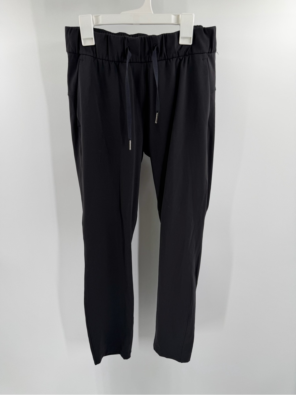 Lululemon On The Fly Black Pull On Activewear Athleisure Pant Size 4 27”‎ inseam